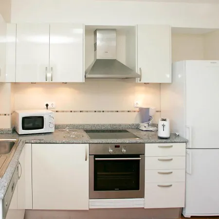 בית נופש Amoreira Town House Sleeps 6 With Pool And Air Con *
