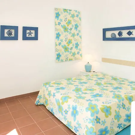Amoreira Town House Sleeps 6 With Pool And Air Con *
